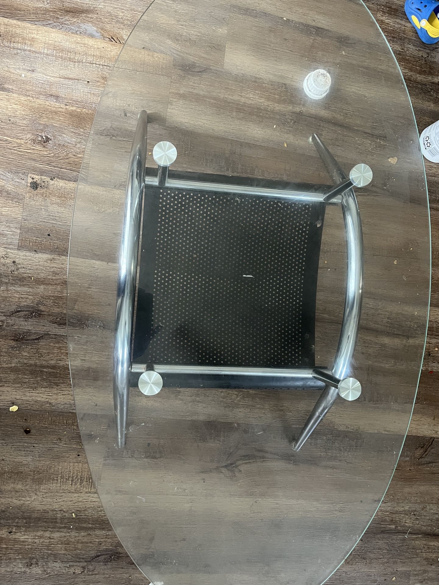 FOR SALE – Glass Coffee Table – Modern Oval Design – Lubbock
