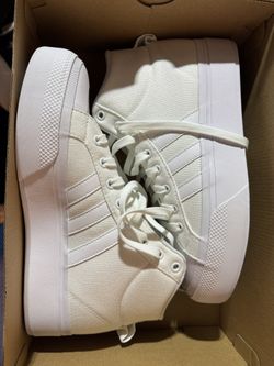 Adidas Bravada 2.0 Size 9.5 Women