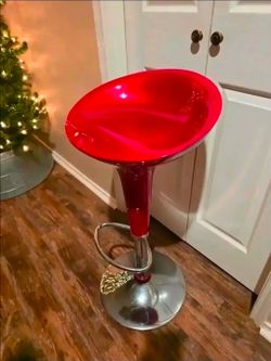 Si gle bar stool, adjustable in height