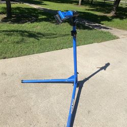 PCS-10 Park Tool bike stand.