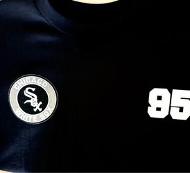 black chicago white sox shirt