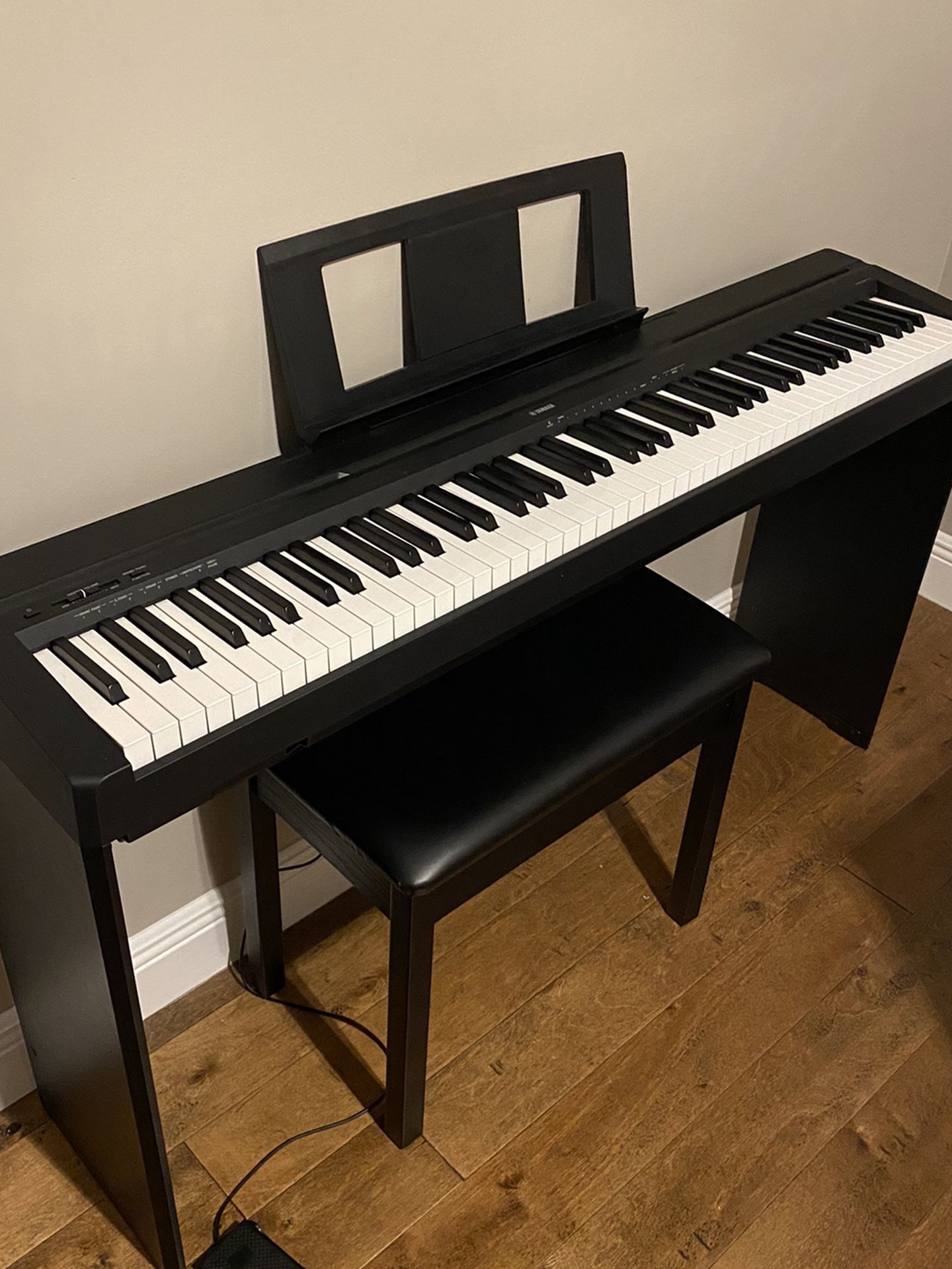 Yamaha Digital Piano Keyboard P45 P-45 Bundle
