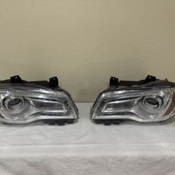 CHRYSLER 300 HEADLIGHTS 