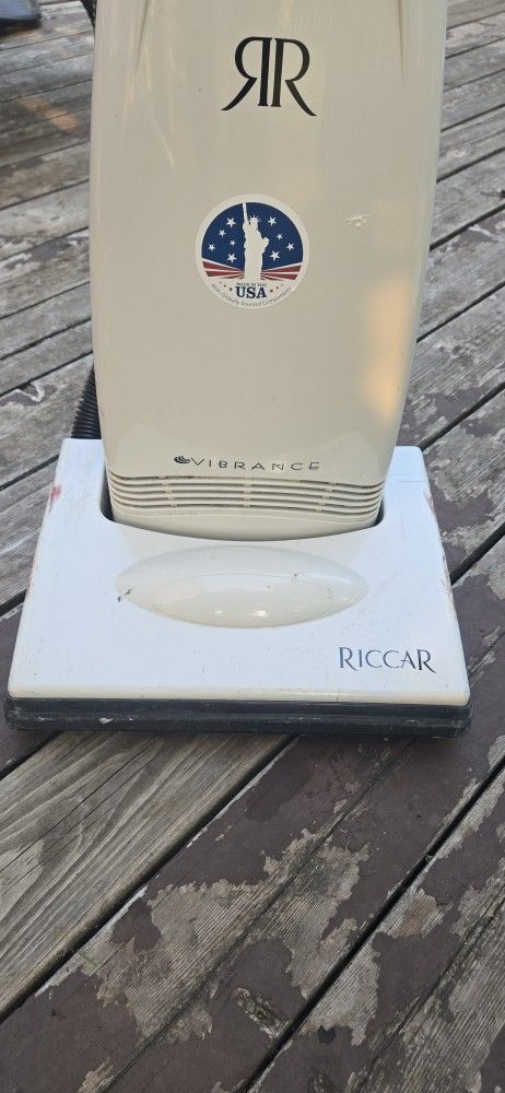 SIR RICCAR VACUUM CLEANER