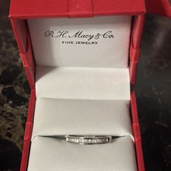 14k White Gold Women Band New With Box  Size 7