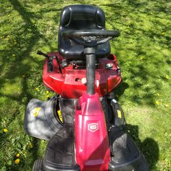 Craftsman R1000 Riding Mower 