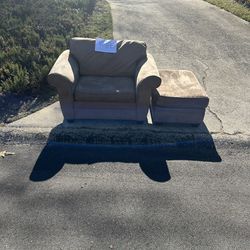 Free Oversized Chair And Ottoman
