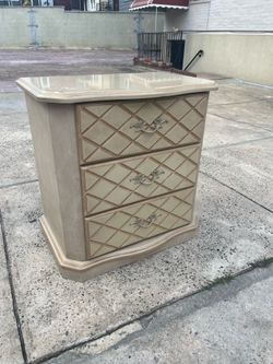 3 drawer small dresser