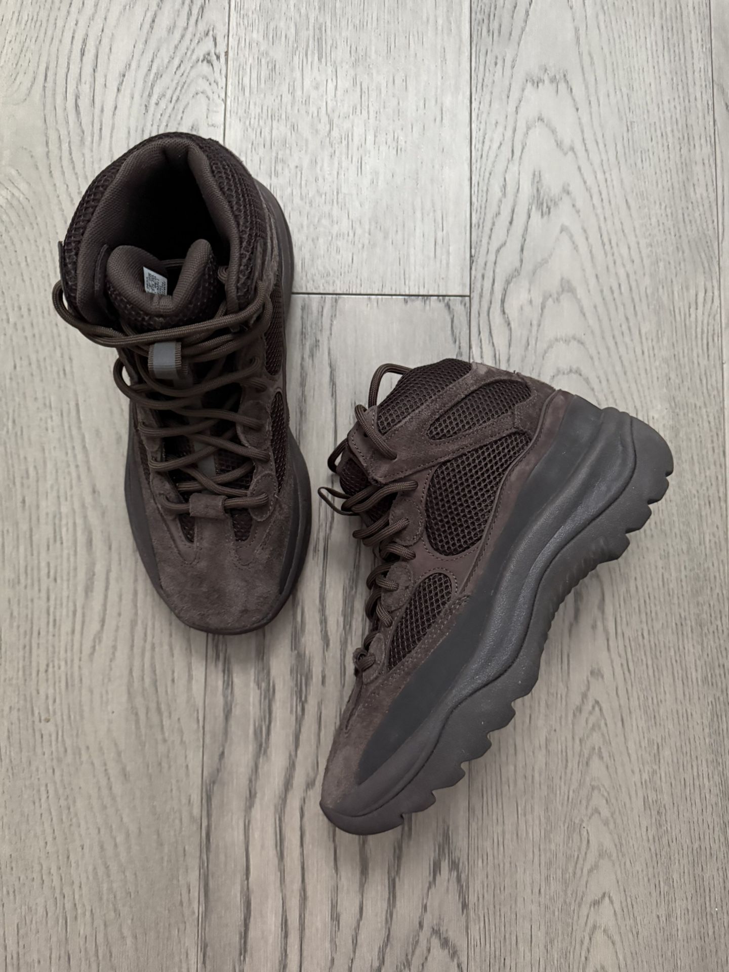 Yeezy Boot Oil Size 9.5 