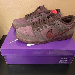 Size 10 Nike Sb Dunk Low PRM City Of Love Burgundy Crush Team Red