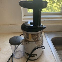 Omega Juicer New Never Used Can’t Start