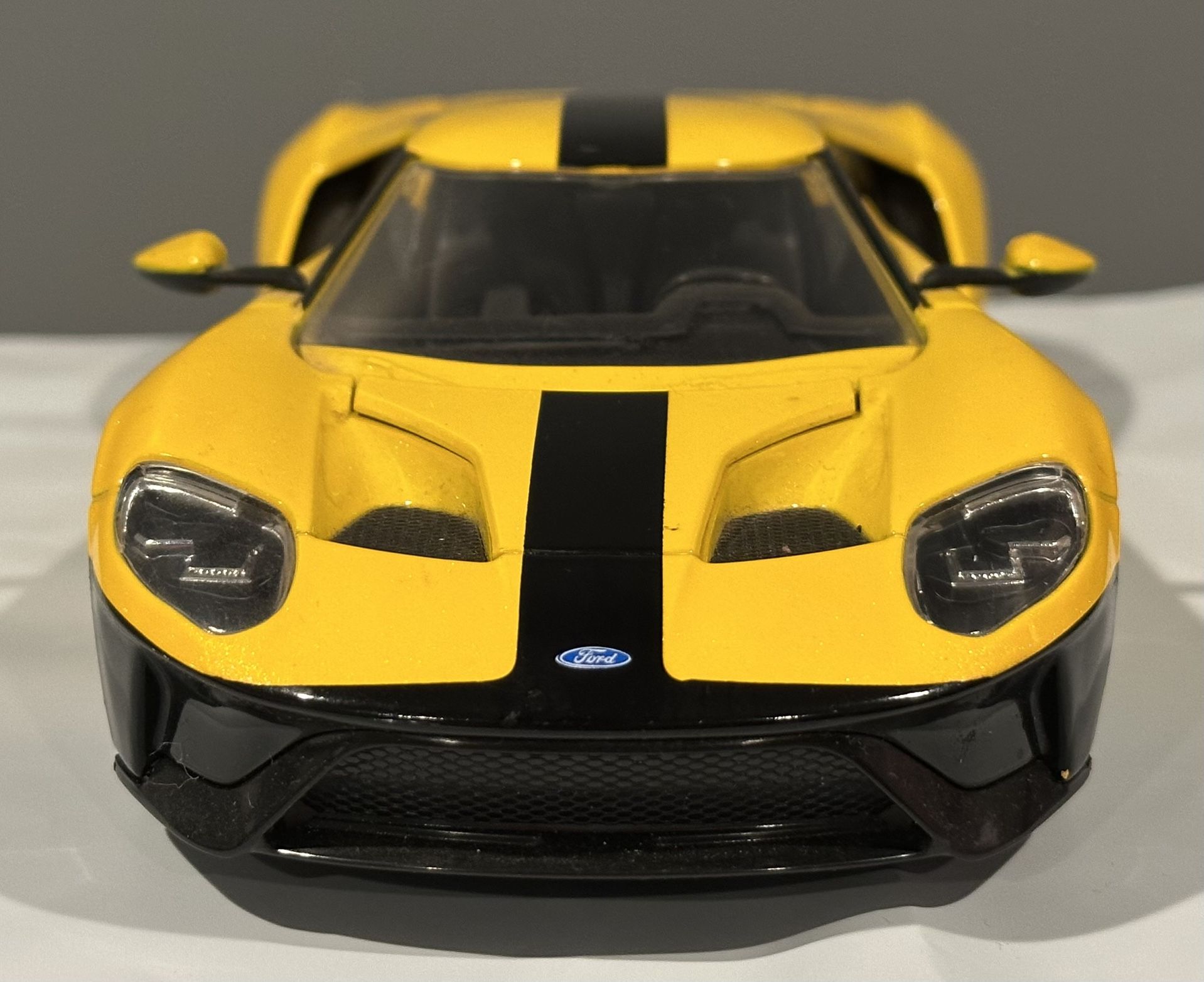 Jada 2017 Ford GT Yellow Collectible Car
