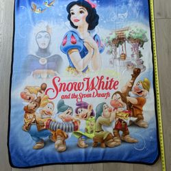 Snow White & the Seven Dwarfs Fleece Blanket 46 x 58 in by Northwest