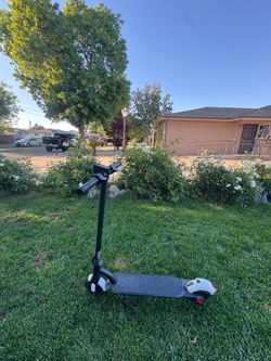 JETSON SCOOTER NO CHARGER HAVE NOT TURNED ON100$$(FREE DELIVERY)