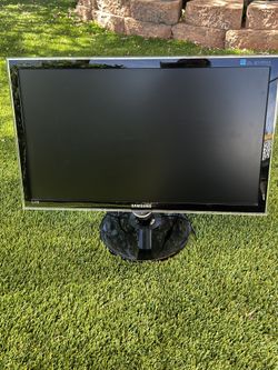 23” SAMSUNG COMPUTER MONITOR SCREEN 47TH AVE. AND DOBBINS IN LAVEEN