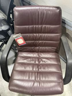 Executive Brown Leather Mid-Back Chair – $250 📦 Florida