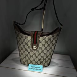 VINTAGE GUCCI SHERRYLINE SLING BAG