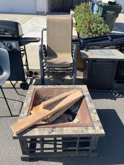 Free scrap metal - fire -pit- bed frames- weights-chairs-other miscellaneous free