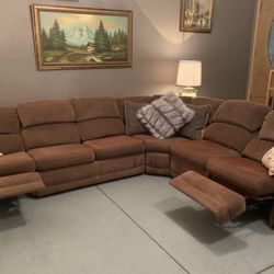 Sectional couch Free Delivery 🚚 