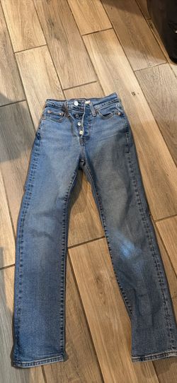 Women Levi jeans Size 24 High Waisted USED