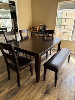 Dining Table Set