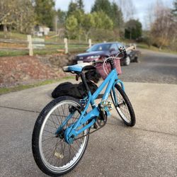 Co-op Kids’ Bike – Excellent Condition, Lightly Used