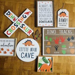 Boy’s Dinosaur Bedroom Decor 