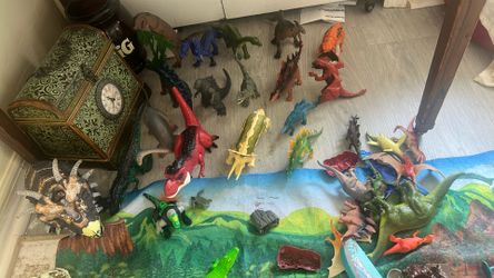 Dino Mania Lots Of Dinosaurs All Sizes