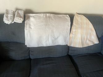 Linen Table Cloth with Table Napkins