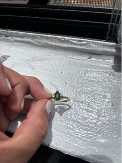 ✨ 14K Gold Ring with Green Stone &