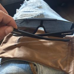 Burberry Glasses 🤓 