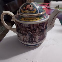 Oliver Twist Teapot 