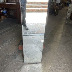 Mirrored Pedestal Stand 