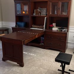 Mahogany Wood Executive Desk