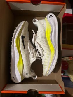 New Nike shoe size 7