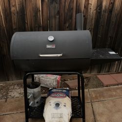 Charcoal Grill With Charcoal Chimney Starter 