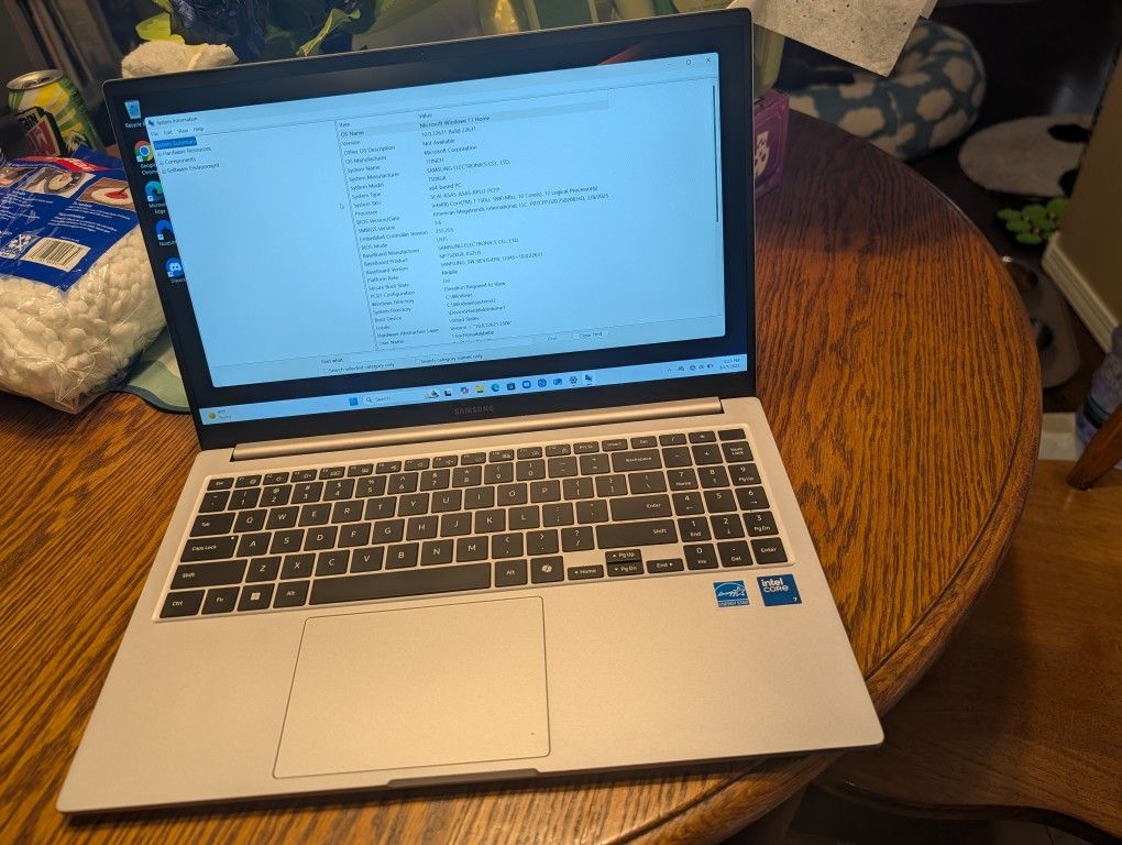 Samsung Galaxy Book4 15.6" FHD Laptop Intel Core 7 16GB Ram 512gb SSD