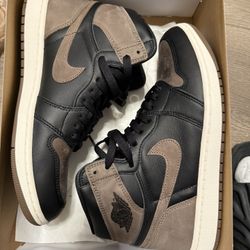 Nike Jordan High Palomino Size 9.5 