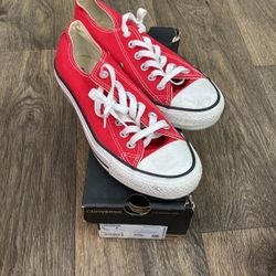 Womens Converse Size 7