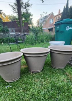 3 beige outdoor planters $75.00
