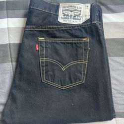Levi’s 501s Black With Gold Stitching Size 34 Lmk If Interested 📲📲📲