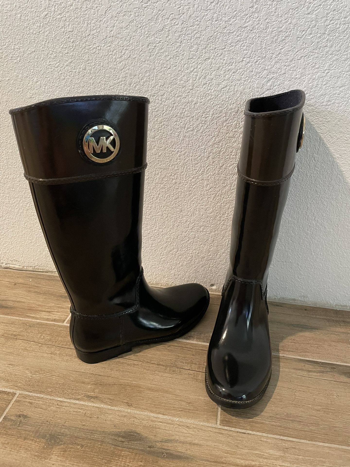 michael kors rain boots size 10