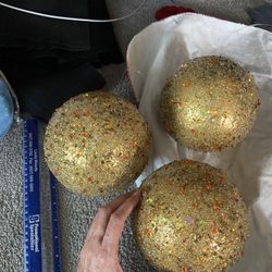 Large Ornaments-3