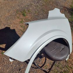 2017 Buick Enclave Drivers Fender And Fender Flare In Pearl White OEM Parts