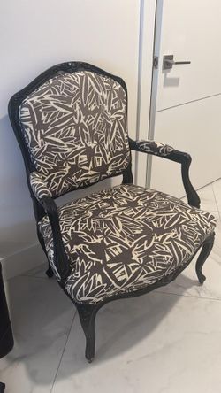 Bundle 2 chairs 2 tables