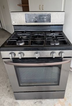 LG oven works great needs cleaning