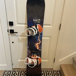 Snowboard - GNU  - 159cm and Union Bindings - Large/Medium