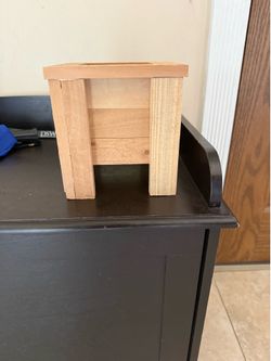 Mini cedar planter