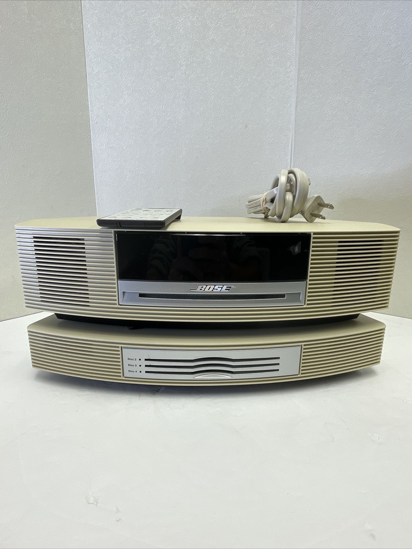 Bose Wave Music System AWRCC2 W/ 3-Disc Multi-CD Changer Accessory Remote Tested