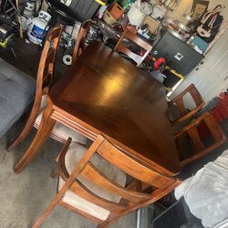 6 Chairs Table